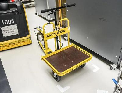 第200万辆整车下线！揭秘李斌口中'不如江淮'的保时捷工厂 AGV小车如何定义未来智造